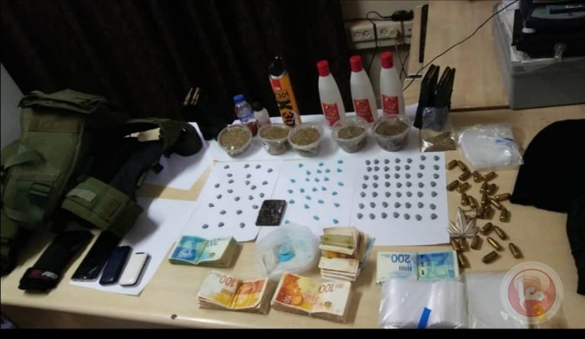 الأمن الوطني  يعتقل ٣  مطلوبين ويضبط أموالا ومخدرات ومعدات بنابلس