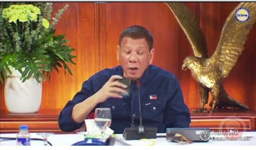 الرئيس الفلبيني ينصح الفقراء بغسل اليدين بالوقود ورش المطهرات في الفم