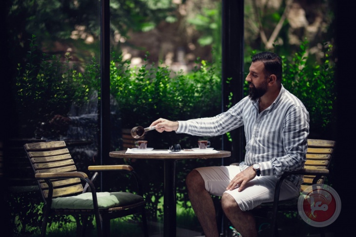 الفنان محمود رشدان يطلق أغنيته الجديدة &quot;القهوة ناطرتك ..الصبح بكير&quot;