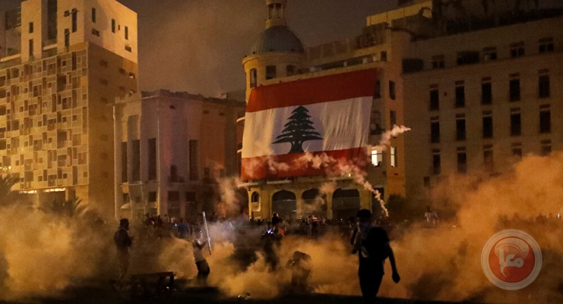 اندلاع حريق قرب مبنى البرلمان اللبناني وسط اشتباكات مع محتجين