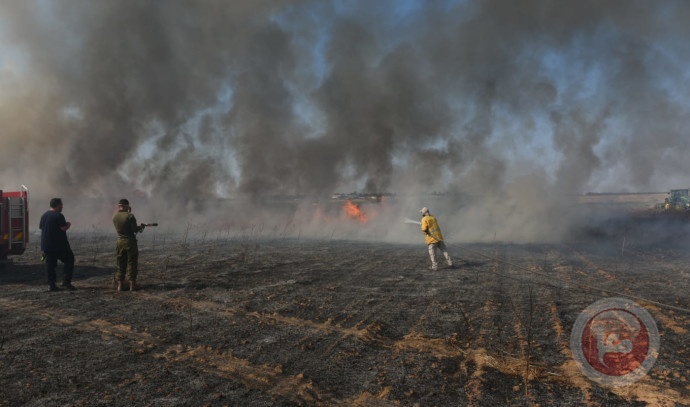 بفعل البالونات- إندلاع 15 حريقًا بمستوطنات غلاف غزة