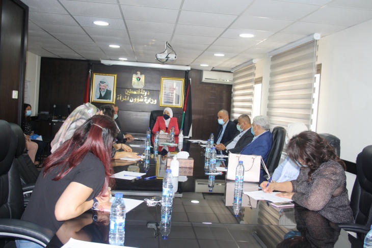 وزارة شؤون المرأة تُشّكل الفريق المختص في علم النفس وعلم الإجتماع
