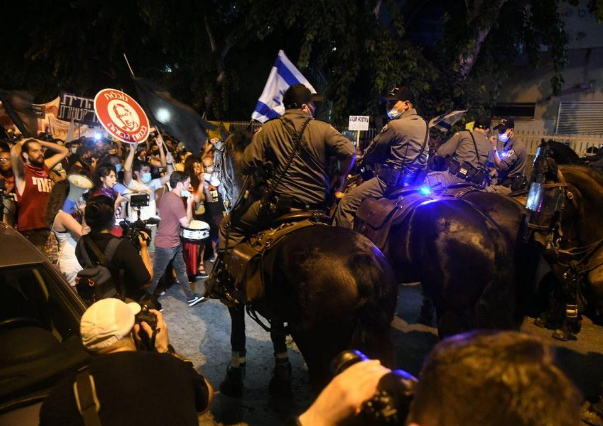 احتجاجات ضد نتنياهو في تل أبيب وحيفا