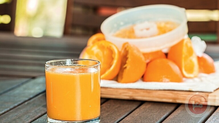 ماذا يحدث لجسمك عند شرب عصير البرتقال بانتظام؟