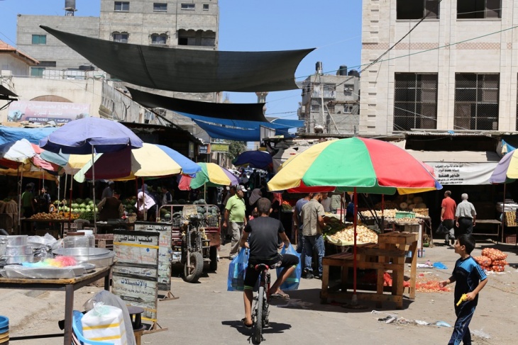 غزة: إغلاق 89 محلا تجاريا ومنشأة وتوقيف 79 مواطنا لمخالفات كورونا