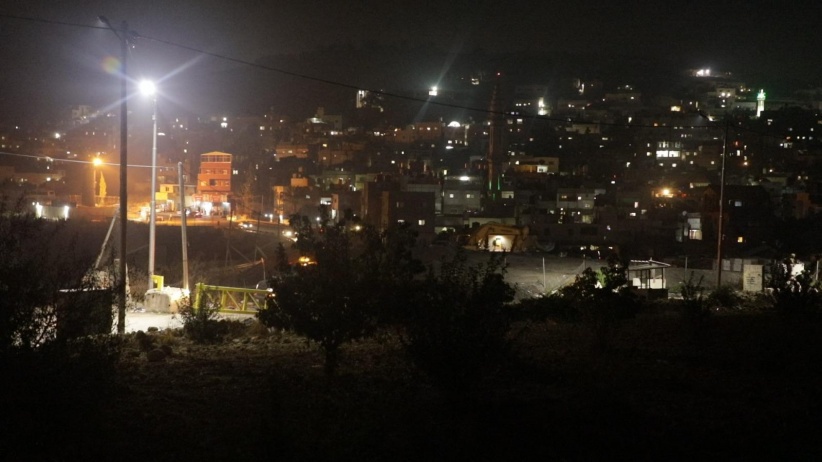 The occupation storms Al-Arroub camp, north of Hebron
