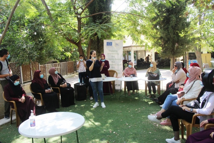 المؤسسة التعليمية العربية تنظم ورشة عمل لسيدات المناطق المغلقة بالخليل 