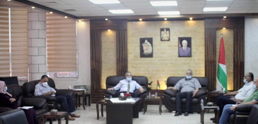 المحافظ أبو بكر يستقبل المدير الجديد لصحة طولكرم