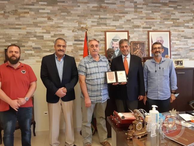 السفير طوباسي يستقبل قيادة جبهة نقابات عمال اليونان.