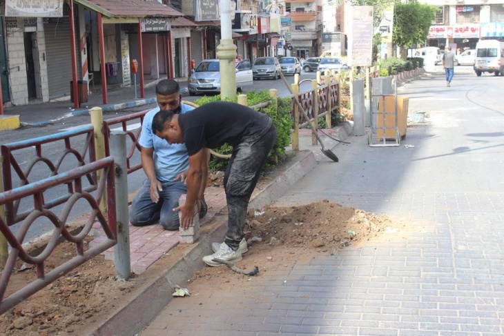 قلقيلية- مواءمة ارصفة بمطبات وممرات مشاة أمام مدرسة الاسراء