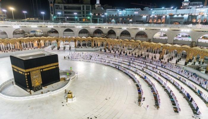 السعودية تسمح بأداء الصلوات في المسجد الحرام لأول مرة منذ 7 أشهر