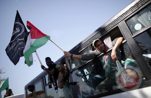 في ذكرى وفاء الاحرار: حماس تحذر الاحتلال من المساس بالأسرى