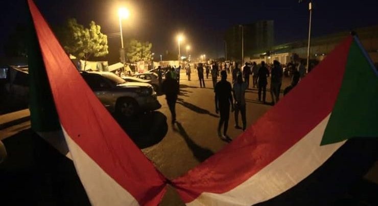 نقيب أطباء السودان: الشعب متمسك بـ&quot;اللاءات الثلاث&quot;