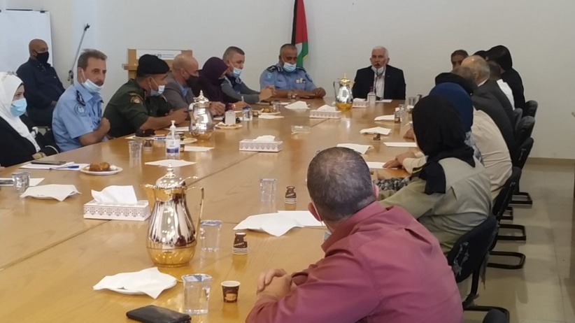 محافظ بيت لحم يتراس اجتماعا للجنة العليا للعلاقات العامة والاعلام في المؤسسة الأمنية 
