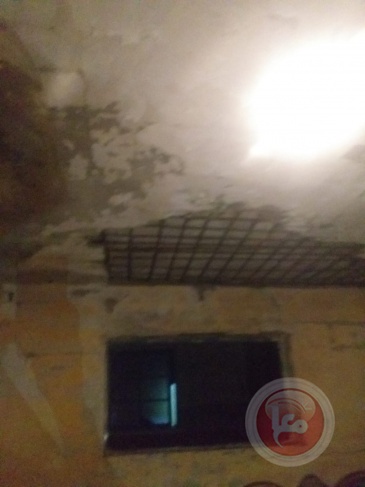إصابة مواطن إثر انهيار جزئي في سقف منزلهم برفح