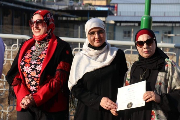 المدافعين عن حقوق الإنسان يخريج دورة لغة انجليزية