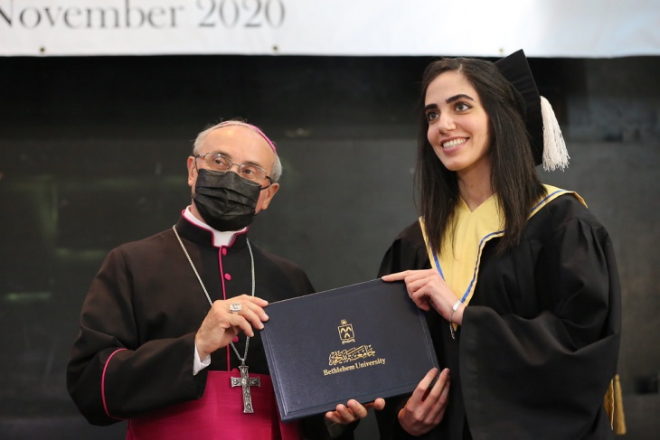 جامعة بيت لحم تحتفل بتخريج الدفعة الأولى من الفوج الرابع والأربعين