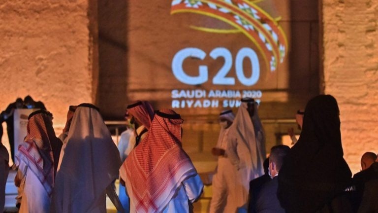 الملك سلمان: كورونا كبدت الاقتصاد العالمي خسائر كبيرة وعلينا تقديم الدعم للدول النامية