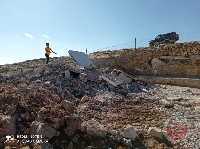 صور- الاحتلال يهدم 4 منازل ووحدة صحية جنوب الخليل