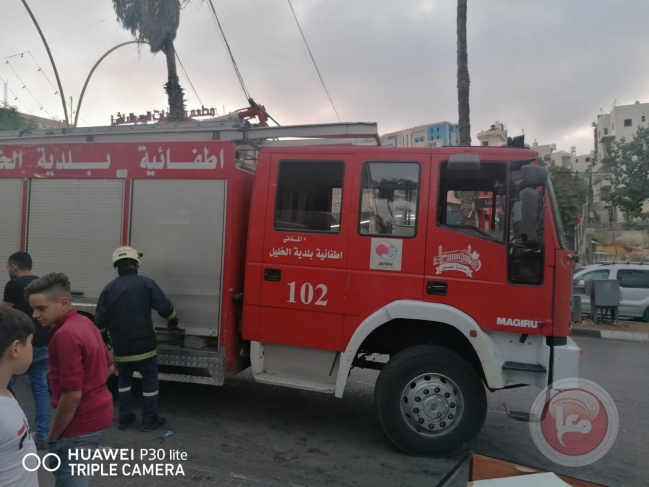 اطفائية بلدية الخليل تخمد نيرانا اندلعت بمنزلين