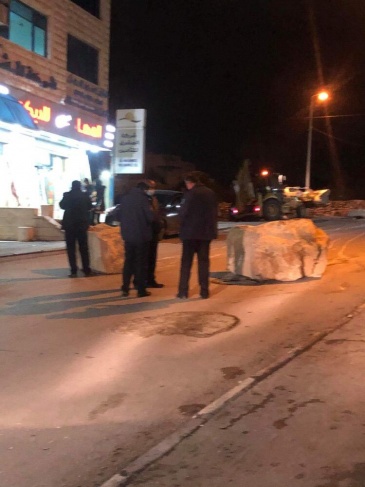 شاهد - الأجهزة الأمنية تبدأ باغلاق الشوارع في بيت لحم 