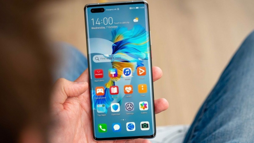 هواوي تطرح هاتف &quot;Mate 40 Pro&quot; في الإمارات بسعر مغر