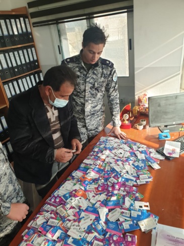 الضابطة الجمركية تضبط 742 شريحة اتصالات إسرائيلية في الخليل