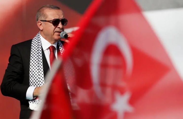 خلال اتصال مع لابيد - أردوغان يعبر عن ارتياحه من تقدم العلاقات مع اسرائيل