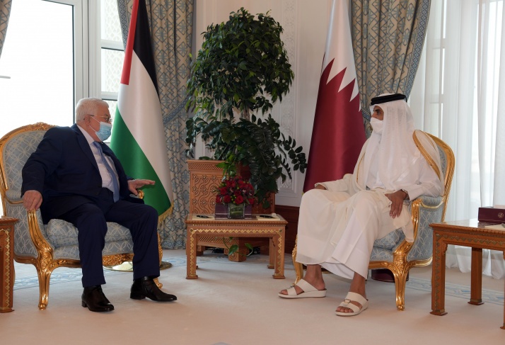 الرئيس عباس يزور قطر الإثنين