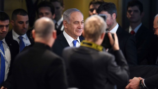 50 مسؤولا إسرائيليا سابقا يقدمون التماسا للتحقيق مع نتنياهو