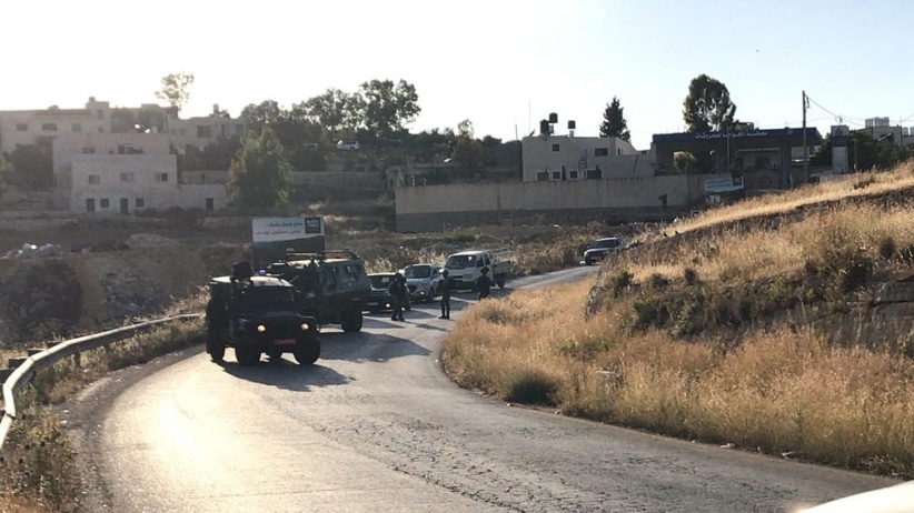 The occupation arrests a young man from Jenin camp at a military checkpoint near Tulkarm