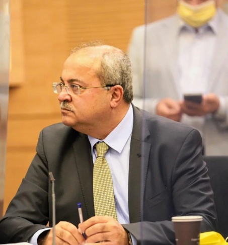 الطيبي ينجح بتمرير 8 مليون شيقل للطلاب والشبان العرب
