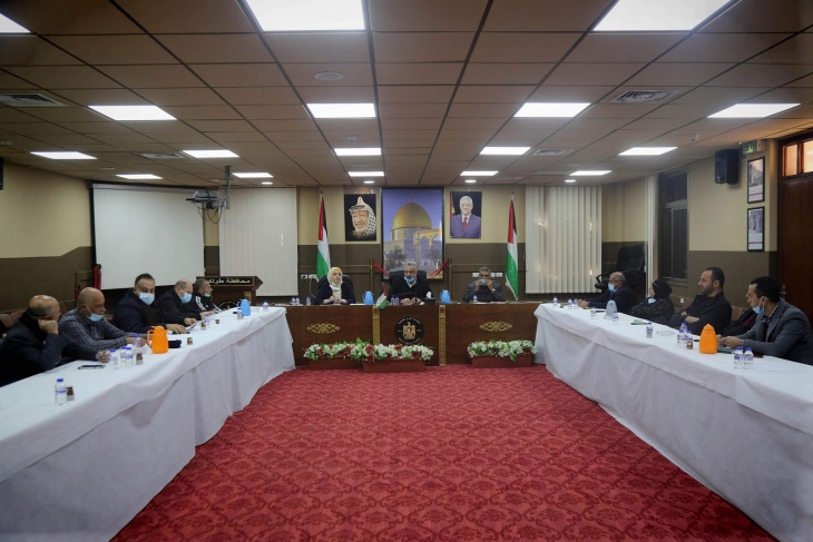 محافظ طولكرم يجتمع مع البلديات والمجالس المحلية والأندية الرياضية تحضيراً لإحياء يوم الشهيد