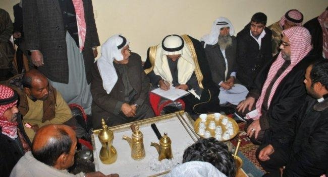 بين كفتي ميزان
