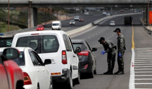 مسؤولون بالحكومة الإسرائيلية: إذا استمر ارتفاع الإصابات فلا مفر من الإغلاق
