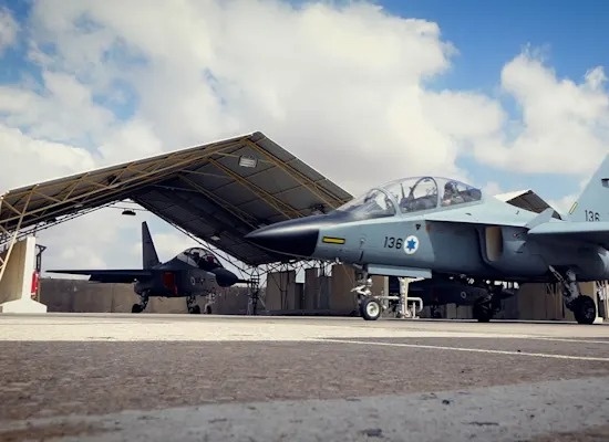 إسرائيل: تشغيل مدرسة طيران للقوات الجوية اليونانية