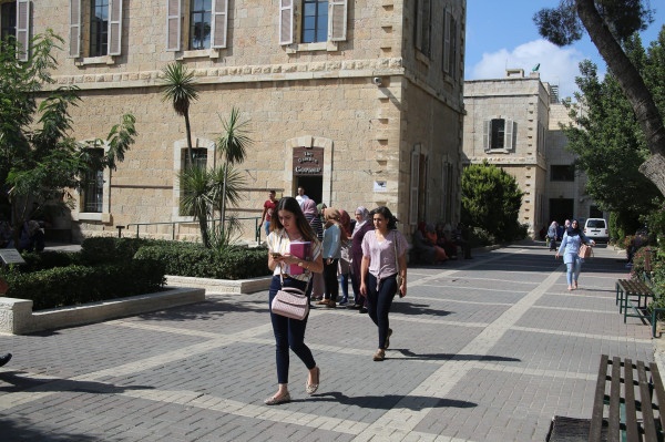 الجامعات الفلسطينية- تراجع في الدور الإبداعي - أسباب سياسية وتنظيمية ومجتمعية