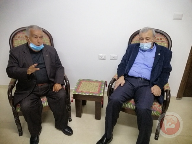 محافظ خان يونس يلتقي رئيس جمعية الهلال الأحمر الفلسطيني