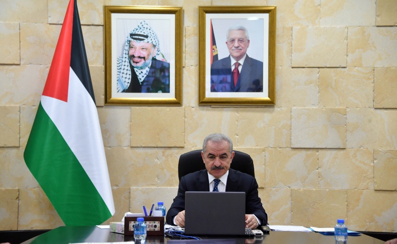 اشتية يرفض قرار إسرائيل اعتبار 6 منظمات فلسطينية منظمات إرهابية