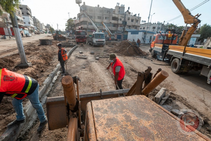 بلدية غزة تشرع بإنشاء دوار على تقاطع شارعي صلاح الدين وعون الشوا