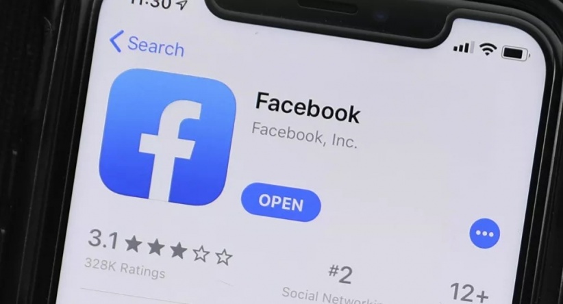 أصحاب هواتف &quot;آيفون&quot; يفاجئون بطرد تطبيق &quot;فيسبوك&quot; لهم