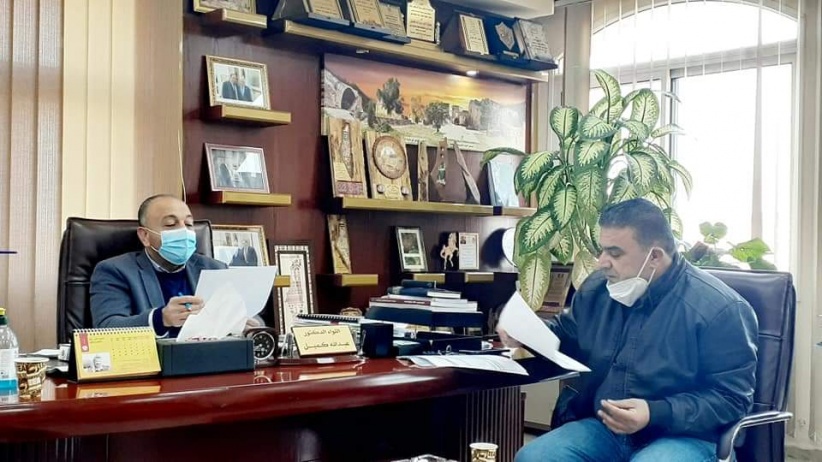 مسير اعمال محافظة سلفيت يلتقي مدير لجنة الانتخابات المركزية بالمحافظة