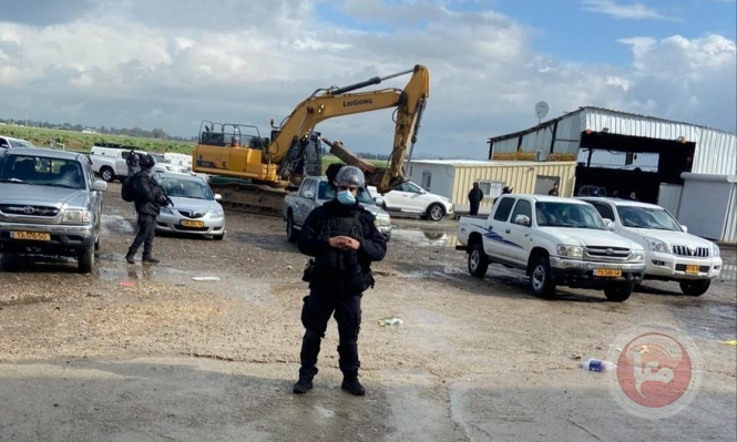 السلطات الإسرائيلية تهدم منزلين قيد الإنشاء في قلنسوة