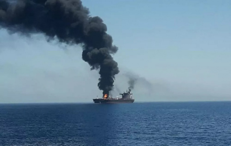 إسرائيل ترى بإيران مسؤولة عن تفجير السفينة المملوكة لإسرائيل