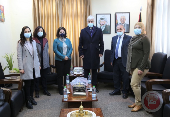 &quot; التربية&quot; ومؤسسة رواق تؤكدان على تعزيز الموروث الثقافي في التعليم