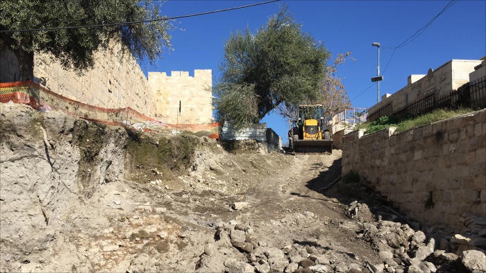 محكمة الاحتلال بالقدس توافق على وقف أعمال الحفر في مقبرة اليوسفية  