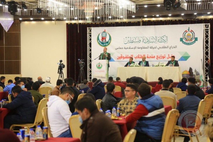 الكتلة الإسلامية في قطاع غزة تقدم منح للطلاب المتفوقين في الثانوية العامة