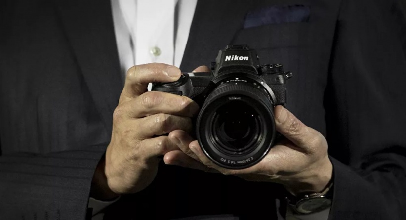 كاميرا من سلالة زد من شركة نيكونشركة &quot;نيكون&quot; تطور أول كاميرا دون مرآة خلفية