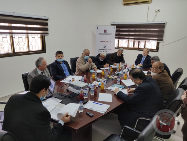 لجنة الانتخابات تجتمع مع ممثلي الأحزاب في غزة وتطلعهم على شروط الترشح