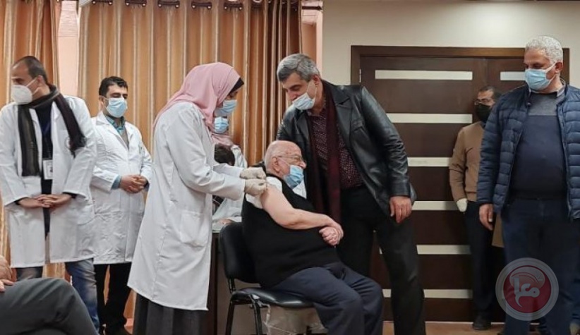 الصحة بغزة تدعو كل من تجاوز 65 عاما التوجه لتلقي لقاح كورونا